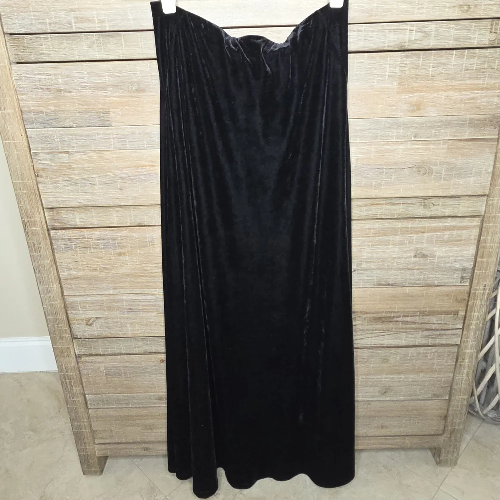 Black Velvet Maxi Skirt Medium Romantic Vintage Goth Whimsigoth Grunge YTK NWT